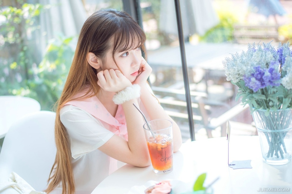 “喏！”管家连忙点点头，快步离开。